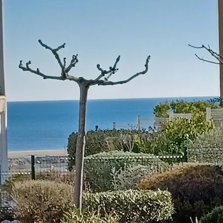 Plain-pied Jardin 6 Personnes Clim Vue Parking Wifi Terrasse Piscine Dans La Résidence Apartamento