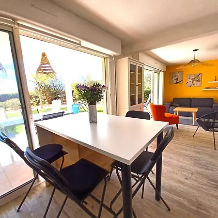 Plain-pied Jardin 6 Personnes Clim Vue Parking Wifi Terrasse Piscine Dans La Résidence Apartamento *