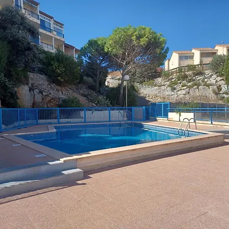 Plain-pied Jardin 6 Personnes Clim Vue Parking Wifi Terrasse Piscine Dans La Résidence Apartamento