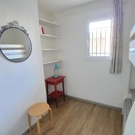 Plain-pied Jardin 6 Personnes Clim Vue Parking Wifi Terrasse Piscine Dans La Résidence