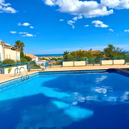 Plain-pied Jardin 6 Personnes Clim Vue Parking Wifi Terrasse Piscine Dans La Apartment *