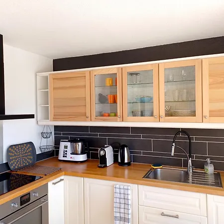 Plain-pied Jardin 6 Personnes Clim Vue Parking Wifi Terrasse Piscine Dans La Apartment
