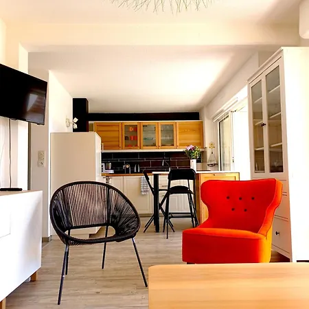 Plain-pied Jardin 6 Personnes Clim Vue Parking Wifi Terrasse Piscine Dans La شقة