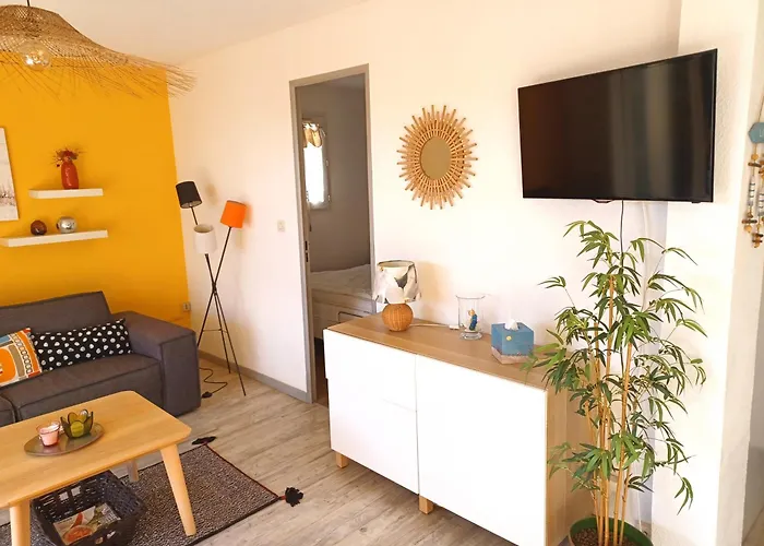 Plain-pied Jardin 6 Personnes Clim Vue Parking Wifi Terrasse Piscine Dans La *