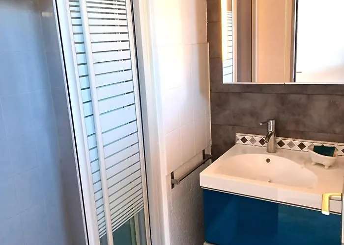 Plain-pied Jardin 6 Personnes Clim Vue Parking Wifi Terrasse Piscine Dans La Saint-Pierre-la-Mer (Aude)