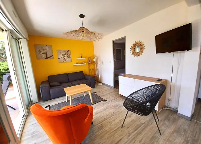 Plain-pied Jardin 6 Personnes Clim Vue Parking Wifi Terrasse Piscine Dans La *