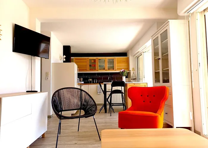 Plain-pied Jardin 6 Personnes Clim Vue Parking Wifi Terrasse Piscine Dans La 公寓